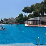 Duquesa De Espana Apartment *